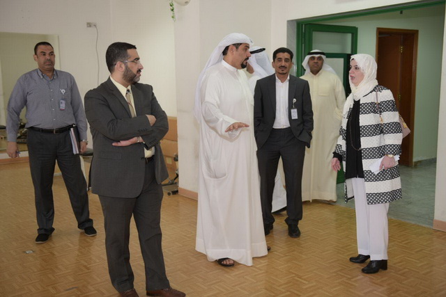 بتوجيهات من الشيخ أحمد المنصور دعوة وكيلة وزارة الصحة لزيارة مركز الطب الرياضي بإعداد القادة بالخالدية